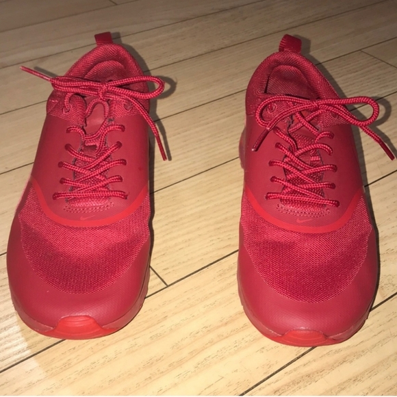 All Red Nike Air Max Theas - Picture 4 of 4